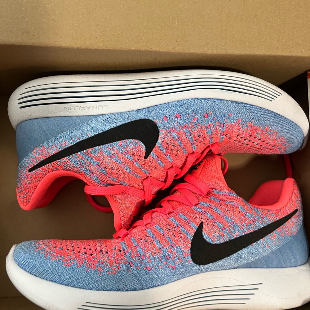 Nike Women's Lunarepic Low Flyknit 2 Coral and Blue Sneakers